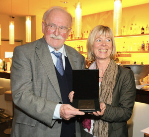 Fritz Rau und Ministerin Doris Ahnen