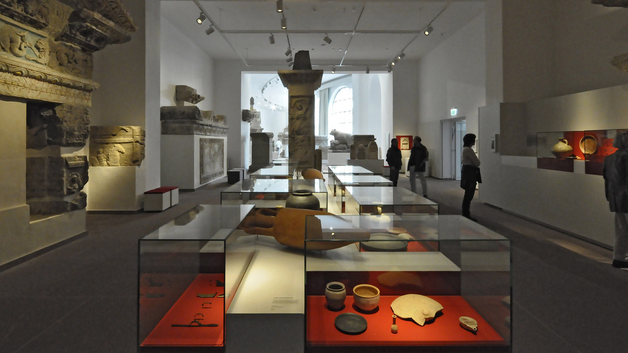 Räume Romanisierung und Grabmonumente; Bild: Rheinisches Landesmuseum Trier, Thomas Zühmer
