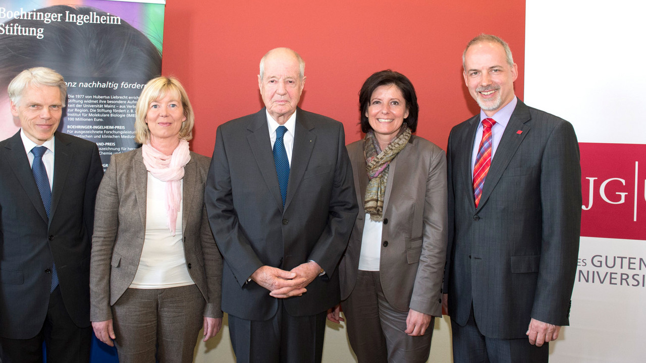 Prof. Dr. Dr. Andreas Barner, Vorsitzender des wissenschaftlichen Beirats der Boehringer Ingelheim Stiftung, Bildungs- und Wissenschaftsministerin Doris Ahnen, Otto Boehringer, Vorsitzender des Vorstands der Boehringer Ingelheim Stiftung, Ministerpräside
