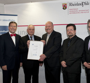 von links: Prof. Dr. Reinhard Urban; Prof. Dr. Letzel; Dr. Michael Tews; Dr. Brendl; Prof. Dr. Matthias; Foto: Peter Pulkowski
