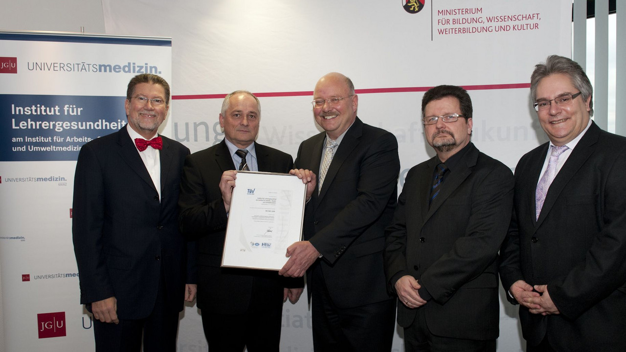 von links: Prof. Dr. Reinhard Urban; Prof. Dr. Letzel; Dr. Michael Tews; Dr. Brendl; Prof. Dr. Matthias; Foto: Peter Pulkowski