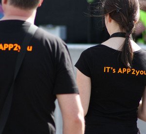 Rückenansicht von T-Shirt mit der Aufschrift "IT'sApp2you", Bild Oliver Maschino, TU Kaiserslautern